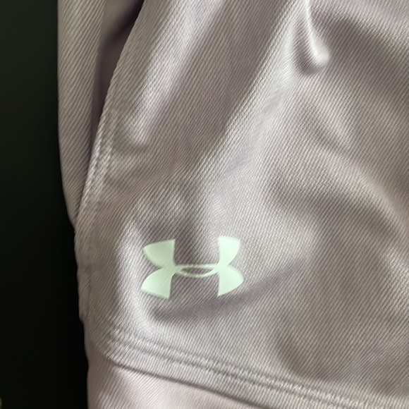 UNDER ARMOUR shorts - Picture 2 of 4